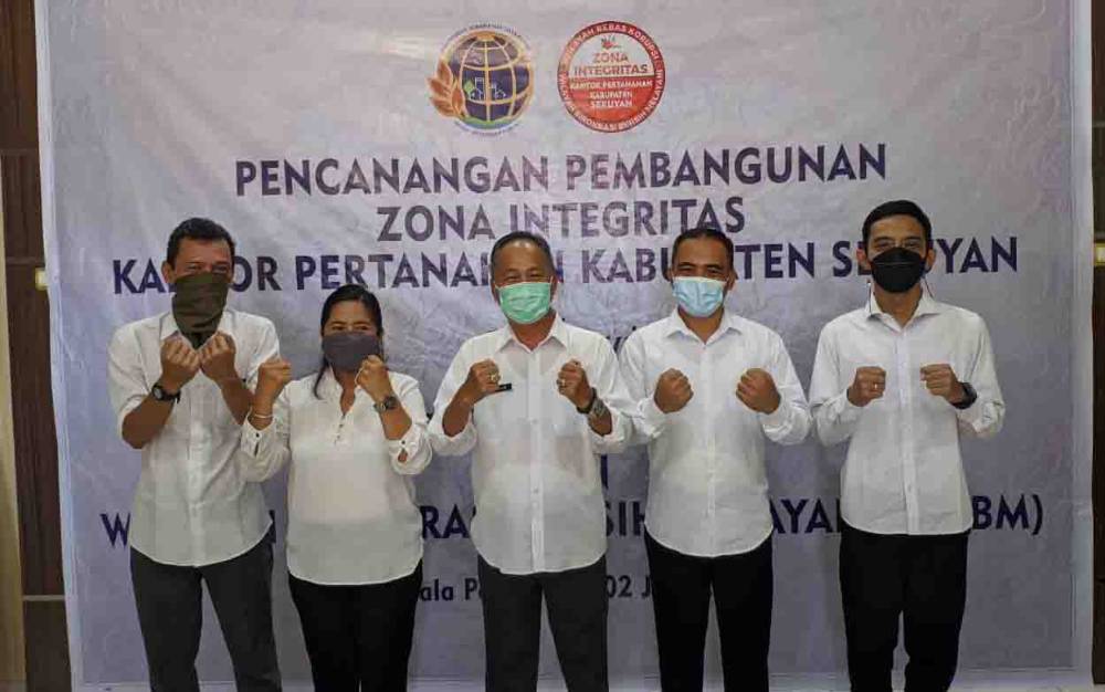 Wujudkan Birokrasi Bersih, Kantor Pertanahan Seruyan Canangkan Zona Integritas