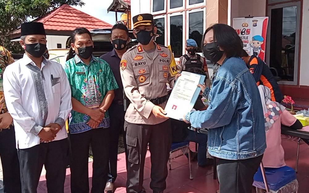 Polres Seruyan Berikan Pelayanan SKCK Keliling