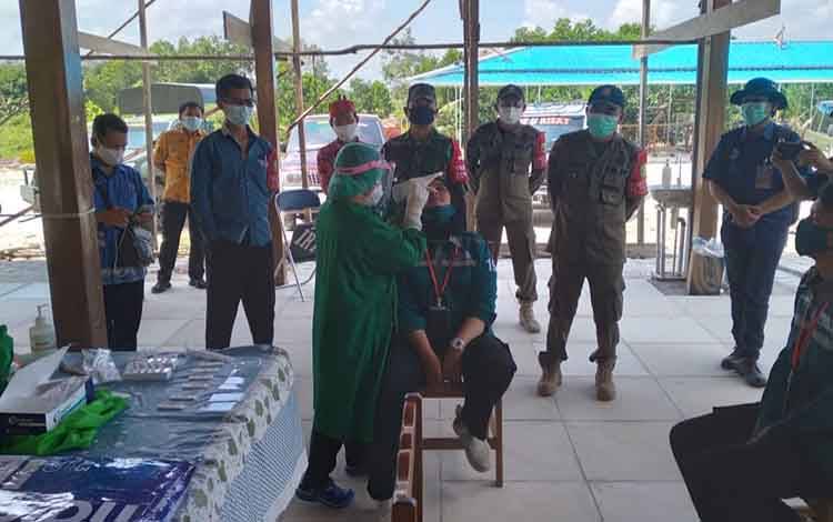 Mahasiswa PKL di Kelurahan Banturung Jalani Swab Antigen, 7 Orang Positif Covid-19