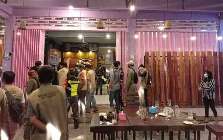 Satgas PPKM Mikro Kecamatan Pahandut Gencarkan Patroli Malam