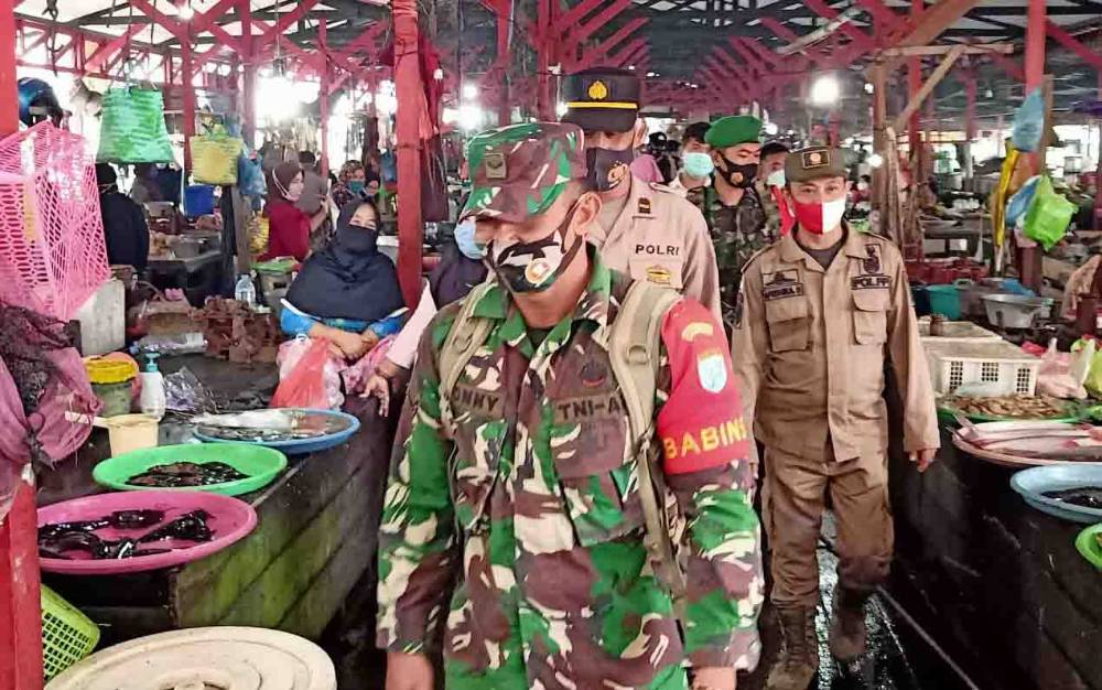 Tim Gabungan Sasar Pasar Kuala Pembuang untuk Disiplinkan Warga