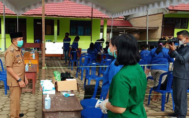 Wabup Murung Raya Pantau Kesiapan TPS untuk Pilkades Serentak