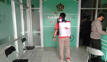 Tim Gabungan Satgas Covid-19 Lakukan Penyemprotan Disinfektan di Kereng Pangi dan Kasongan
