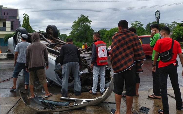 Strada Terbalik 180 Derajat Karena Ini