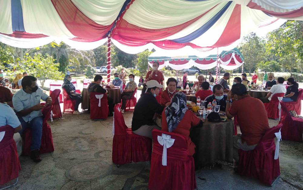 Bupati dan Pelaku Usaha Bincang Santai di Kebun Raya Katingan