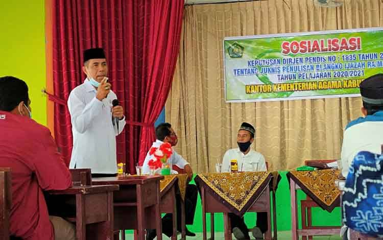Kemenag Kapuas Sosialisasi Penulisan Ijazah ke Madrasah
