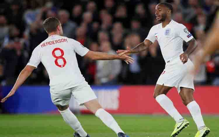 Sterling dan Jordan Henderson akan Terima Gelar MBE dari Ratu Inggris