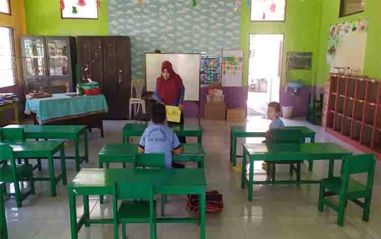 Mayoritas Guru TK di Kotim Belum PNS