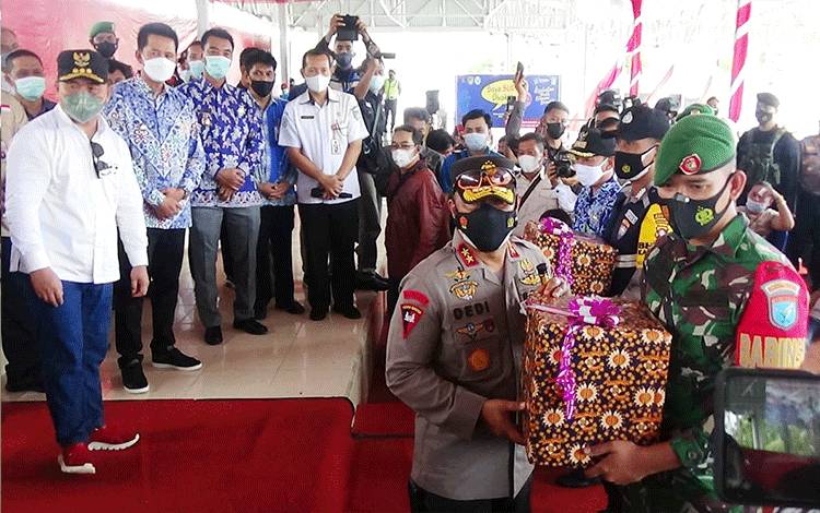 Kapolda Kalteng Apresiasi Pelaksanaan Vaksinasi Massal Covid-19 di Barito Utara