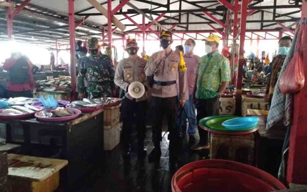 Pedagang dan Pengunjung Pasar di Seruyan Diberi Pemahaman Pentingnya Vaksinasi