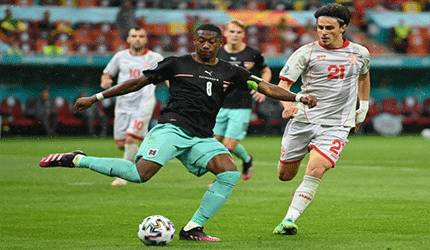Alaba Cemerlang Tapi pada Posisi Mana Dia Harusnya Bermain