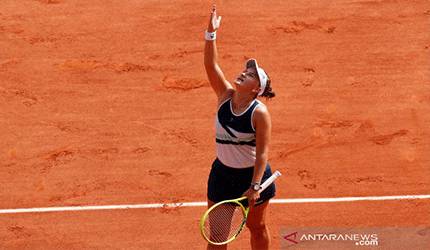 Krejcikova Sapu Bersih Gelar Tunggal-ganda di French Open 2021