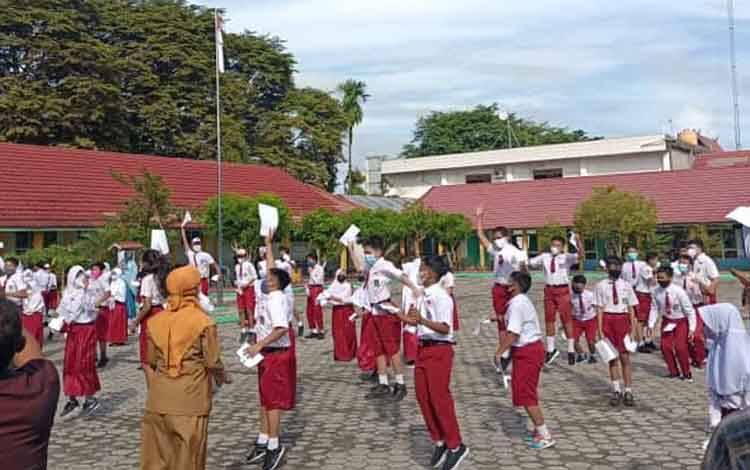 Dinas Pendidikan Kotim Pantau Pengumuman Kelulusan SD Serentak