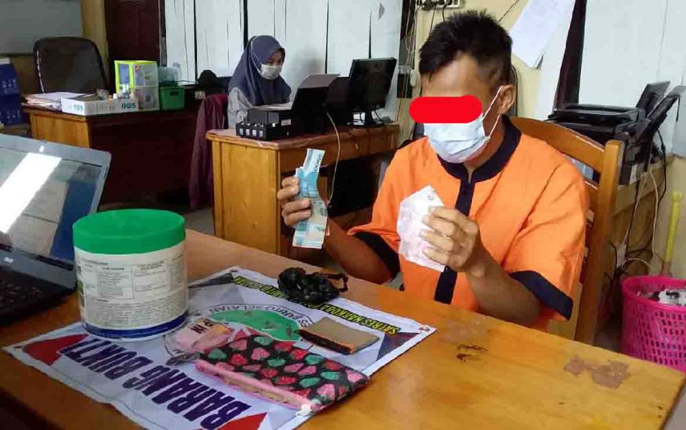 Polisi Amankan Pengedar dan Barang Bukti 26 Paket Sabu