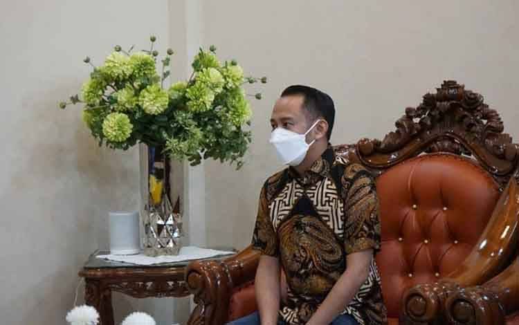 Wali Kota Palangka Raya Ajak Warga Manfaatkan New PLN Mobile