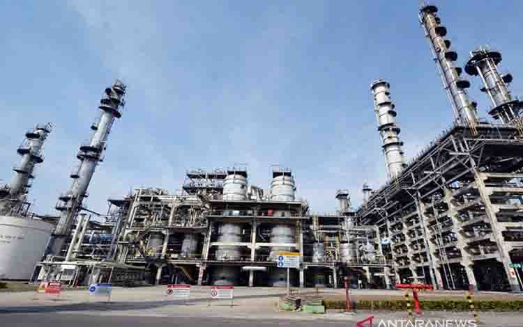 Minyak Sedikit Lebih Rendah Saat OPEC+ Bahas Peningkatan Produksi