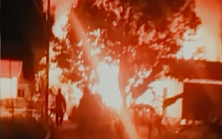 Rumah Terbakar, 1 Orang Alami Luka Bakar di Kapuas