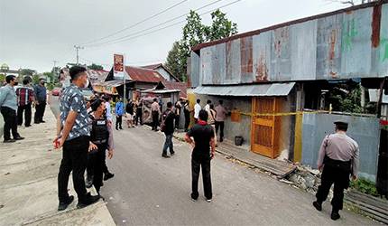 Polres Kotim Segel Toko Miras Yang Dipergoki Wakil Bupati
