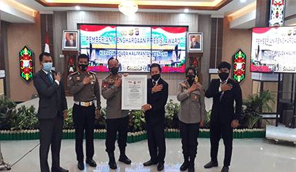 Kapolda Kalteng Terima Penghargaan Presisi Award dari Lemkapi