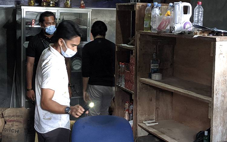 Hingga Malam ini Bos Miras yang Diburu Polisi Belum Tertangkap, Benarkah Lari Kesini...