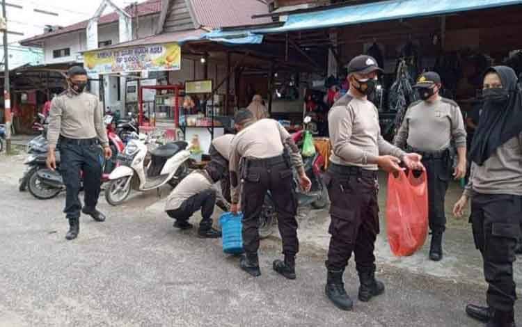 Peringati Hari Bhayangkara, Polres Katingan Gelar Bakti Sosial