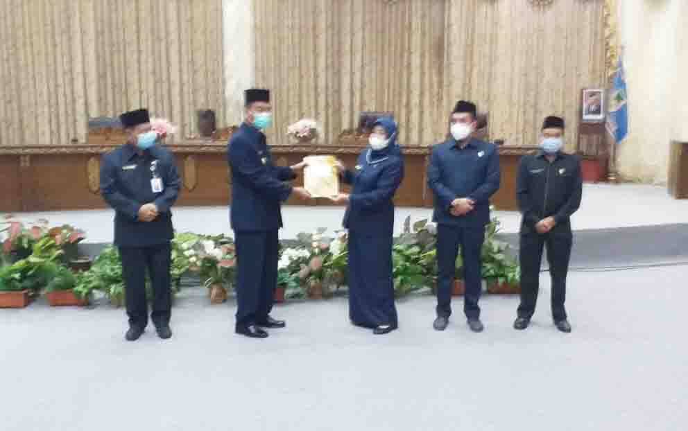 Pemkab Barito Utara Sampaikan Jawaban atas Pemandangan Umum Fraksi DPRD