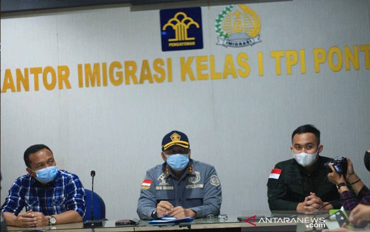 Imigrasi Pontianak Pulangkan 27 Warga Negara Vietnam Pencuri Ikan