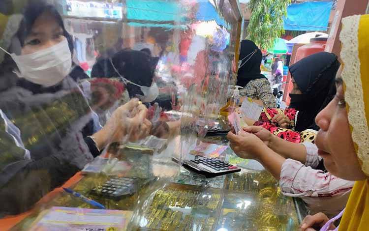 Harga Emas Anjlok, Minat Beli Masyarakat di Sampit Tinggi