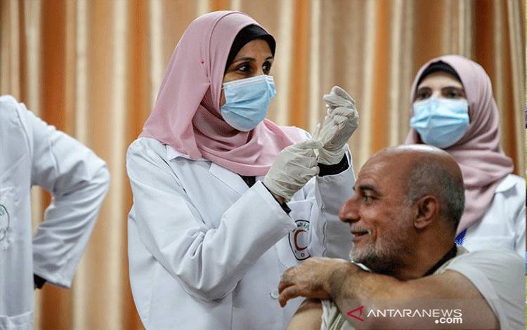 Vaksin Hampir Kadaluwarsa, Palestina Batalkan Kesepakatan dengan Israel