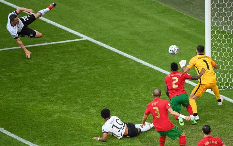 Robin Gosens yang Konstan Meneror Portugal Kunci Kemenangan Jerman