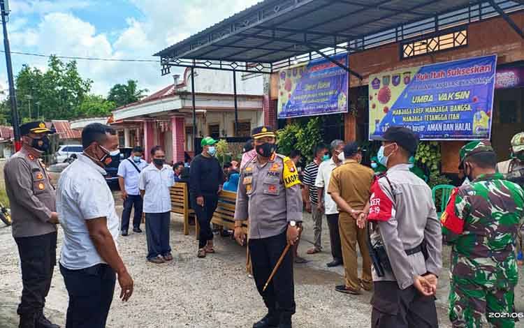 Kapolresta Palangka Raya Tinjau Vaksinasi Massal