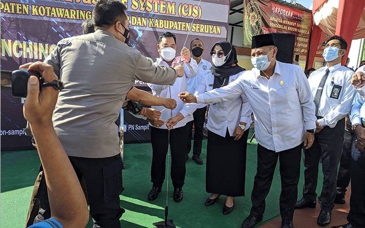 Pengadilan Negeri Sampit Launching Aplikasi Gesit + Permudah Layanan Publik
