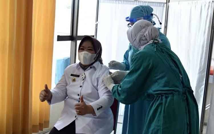 Vaksinasi Dosis Pertama Pelayan Publik Telah Capai 89 Persen di Kobar