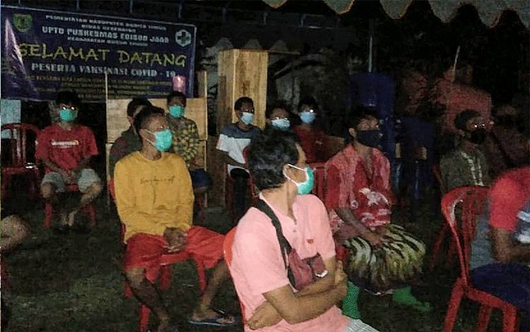 Satgas Covid-19 Beri Arahan Protokol Kesehatan ke Pekerja Bangunan Puskesmas Jaar