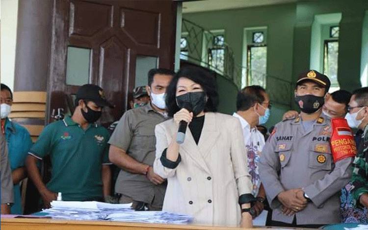 Plt Bupati Pulang Pisau Tinjau Vaksinasi Massal Hari Bhayangkara