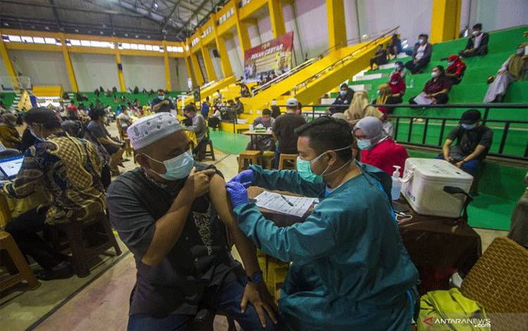 Banjarmasin akan Memvaksinasi Warga 18-49 Tahun Mulai Juli