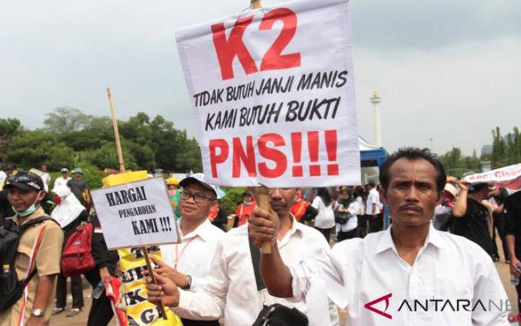 Revisi UU ASN Upaya Politik - Hukum Ketidakpastian Status Pegawai