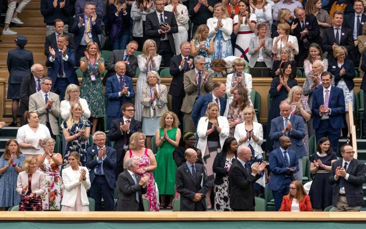 Pencipta Vaksin Covid AstraZeneca Jadi Penonton Kehormatan Wimbledon