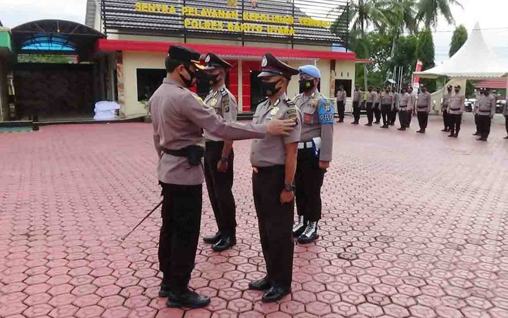 10 Anggota Polres Barito Utara Naik Pangkat