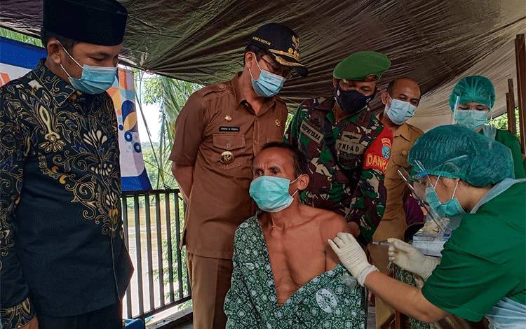 Bupati Murung Raya Sampaikan ini pada Peninjauan Vaksinasi Massal di Seribu Riam