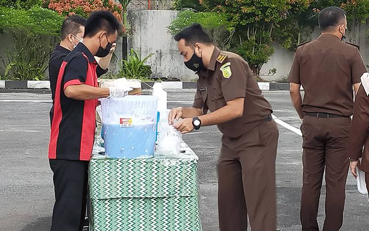 Kejari Palangka Raya Musnahkan Barbuk Narkotika