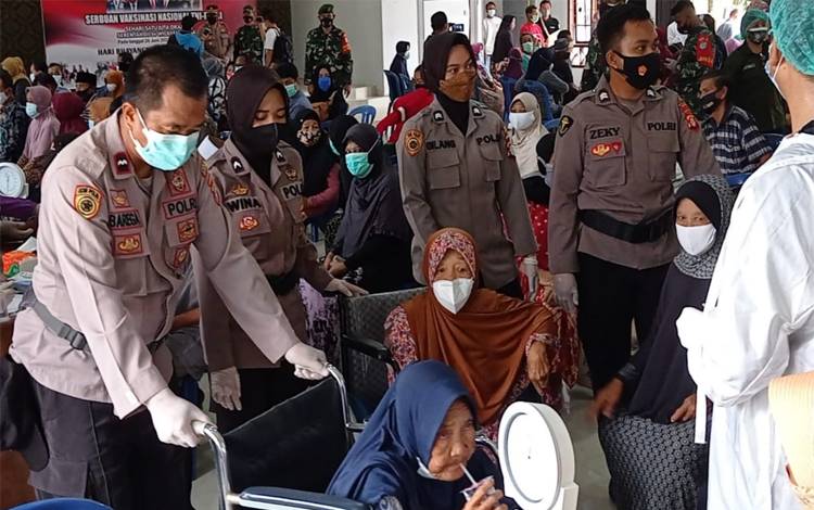 Vaksinasi Lansia Capai 75 Persen Tertinggi se Kalteng