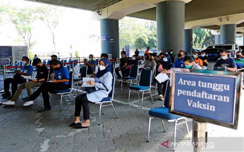 KAI Wajibkan Penumpang Kereta Jarak Jauh Miliki Berkas Vaksin