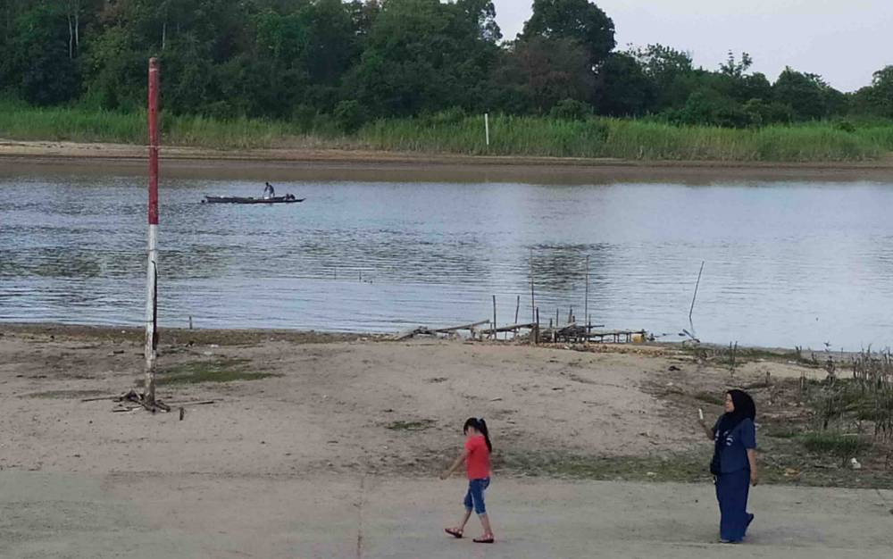 Aktivitas warga di kawasan sungai kahayan Palangka Raya