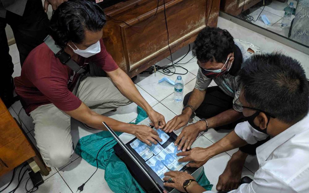 Polisi Sita Uang Palsu dan Printer Untuk Mencetak