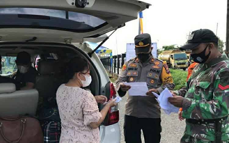 Tekan Penyebaran Covid-19, Pos Penyekatan Perbatasan Kalteng - Kalsel di Kapuas Mulai Diberlakukan
