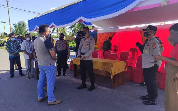 Polres Seruyan Bangun Posko Penyekatan