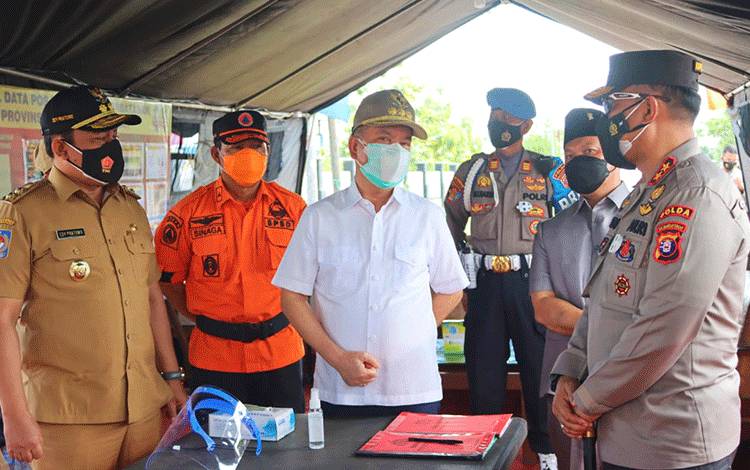 Masuk Kalteng Melalui Pos Penyekatan di Kapuas Wajib Tunjukan Surat Negatif Antigen Maupun PCR