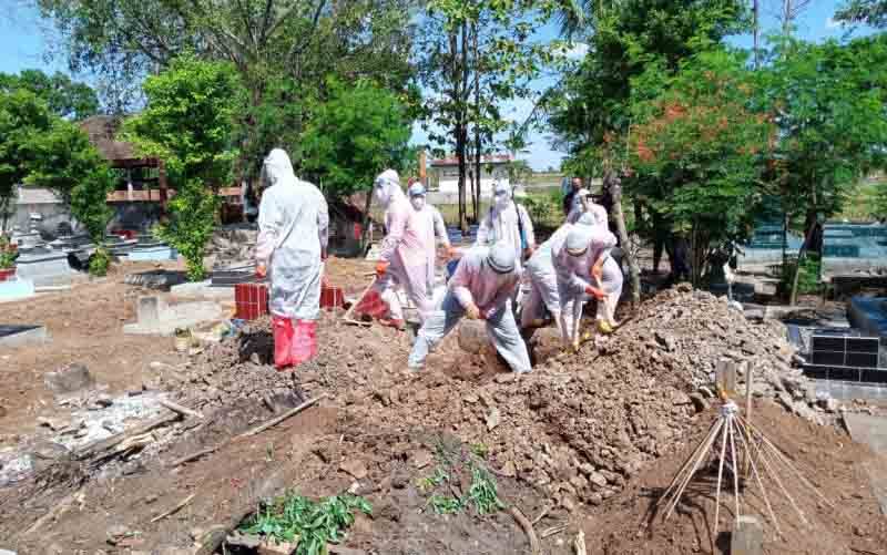 Jumlah Pemakaman dengan Protokol Covid-19 di Solo Terus Meningkat