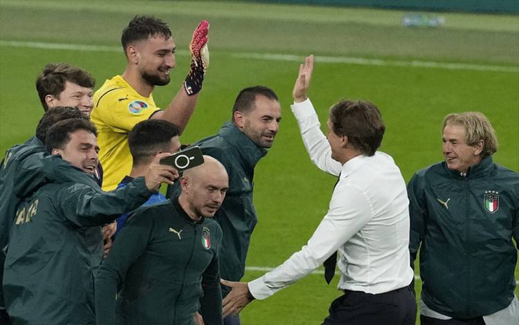 Mancini Akui Spanyol Hebat, Penalti itu Lotre